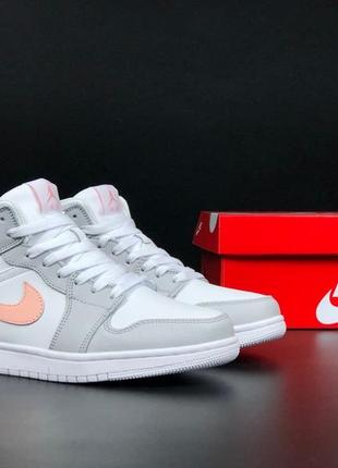 Зимние женские кроссовки nike air jordan 1 retro white grey pink fur мех3 фото