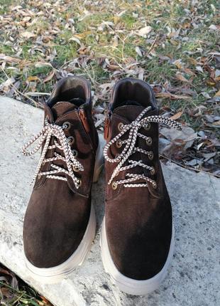 Ботинки женские зимние замшевые коричневые на толстой подошве8 фото