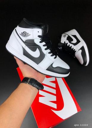 Зимние женские кроссовки nike air jordan 1 retro white black fur мех