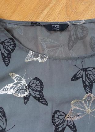 Блузка в бабочки серая2 фото
