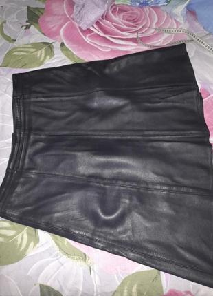 Шкіряна юбка черного кольору розмір 48-50
