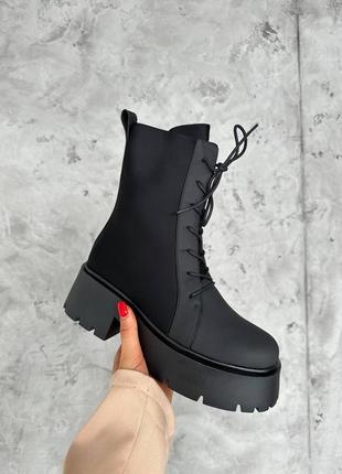 Дуже круті чорні зимові черевики - берці