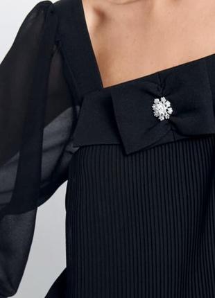 Блуза zara нарядная шифон с брошью черная5 фото
