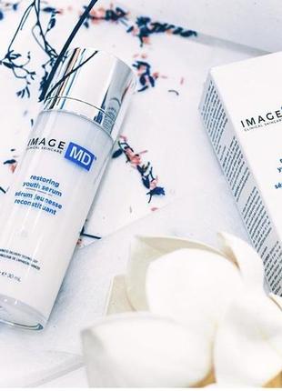 Відновлювальна омолоджувальна сироватка image skincare md restoring youth serum