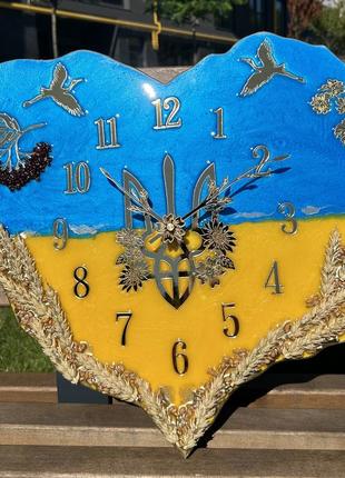 Часы настенные из эпоксидной смолы "сердце украины" 40x25 см4 фото