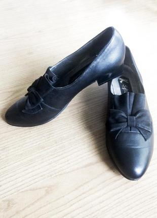 Черные туфли, натуральная кожа guaranteed john timpson.1 фото