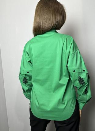 Сорочка жіноча елегантна з вишивкою зелена modna kazka mkrm4134-13 фото