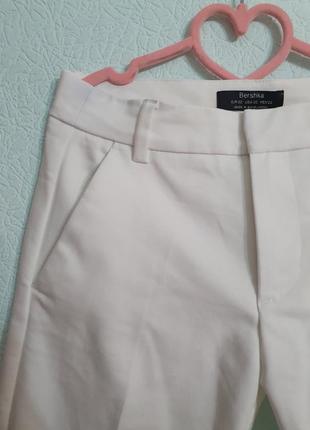 Стильные белые брюки3 фото