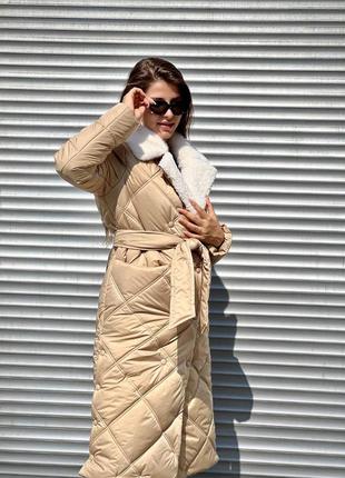 Длинное зимнее пальто воротничок мех с поясом утеплитель силикон6 фото