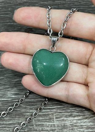 Кулон из натурального камня нефрит в форме сердца в оправе на ювелирной цепочке - оригинальный подарок девушке1 фото