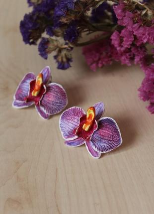 Фиолетовые серьги ручной работы с цветами из полимерной глины "фиолетовые орхидеи с росписью".8 фото
