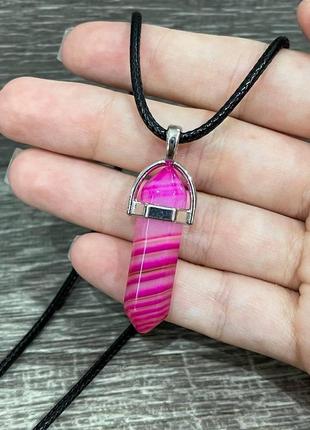 Натуральный камень розовый агат кулон маятник в виде кристалла шестигранника на шнурке - подарок парню девушке