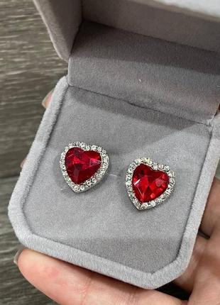 Подарок девушке классические серьги "сердечки красный рубин с цирконами в серебре" в бархатном футляре