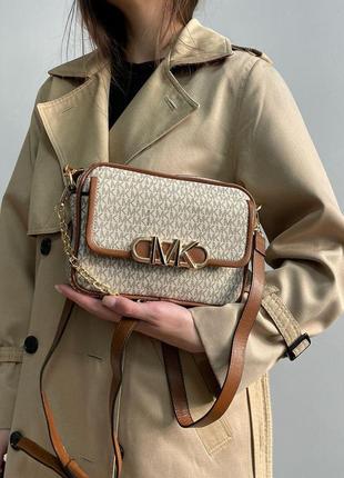 Сумка michael kors parker medium logo crossbody bag cream brown1 фото