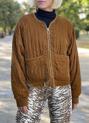 Куртка легкая утепленная бархатная горчичного коричневого цвета