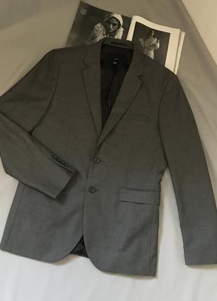 Однобортный пиджак с мужского плеча h&m
