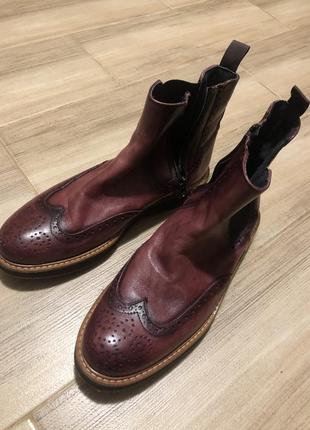 Челси .класні черевики 38р. 24.5 см шкіряні madeleine