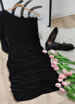 Коктейльное черное платье на один рукав от boohoo, размер xl-xxl