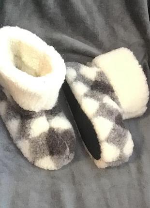 Новые чуные тапочки из овечьей шерсти на 39-40 размер