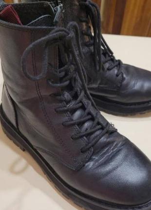 Шкіряні ботинки фірми zara, 35 розмір