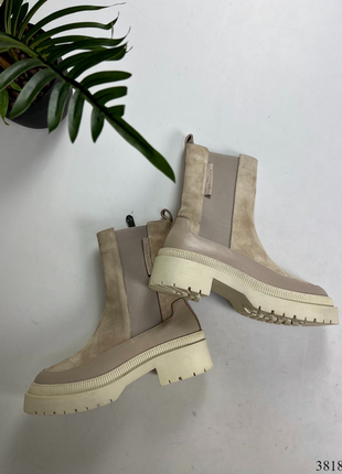 Бежевые ботинки