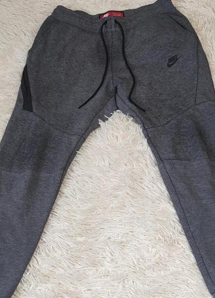 Nike tech fleece pants