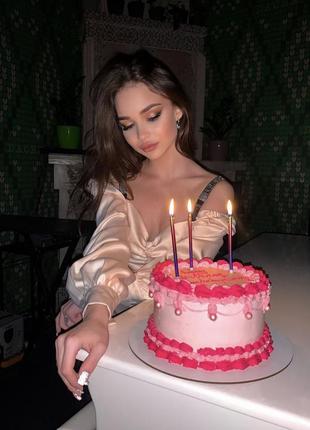 Шикарное атласное платье