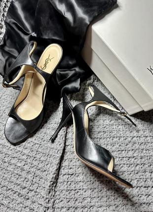 Чорні босоніжки на підборах з натуральної шкіри yves saint laurent оригінал