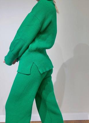Эксклюзивный теплый вØзакрытый костюм зеленый
