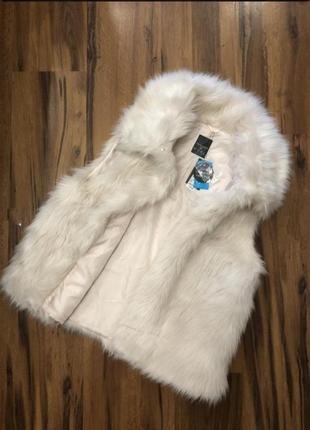 Меховая жилетка primark