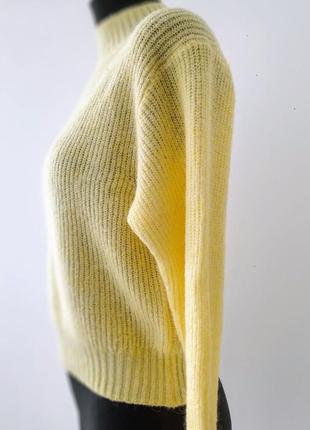 Светир ніжного жовтого кольору від бренду mng4 фото