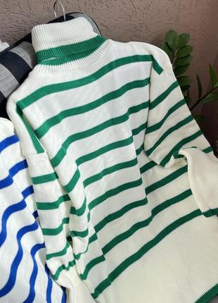 Трендовый свитер в полоску в двух цветах1 фото