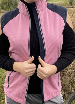 Ветровка без рукавов