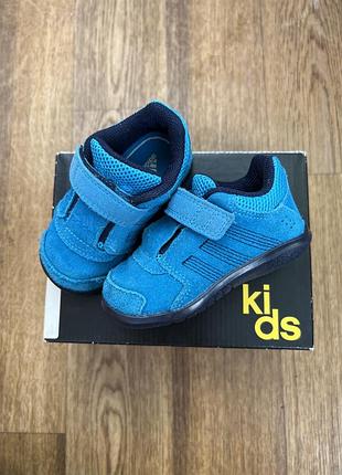 Кроссовки adidas