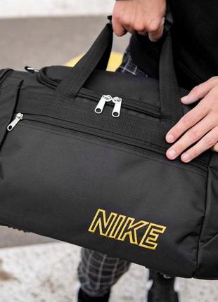 Чорна чоловіча спортивна сумка nike sol для тренувань і поїздок об'ємом 36 літрів9 фото