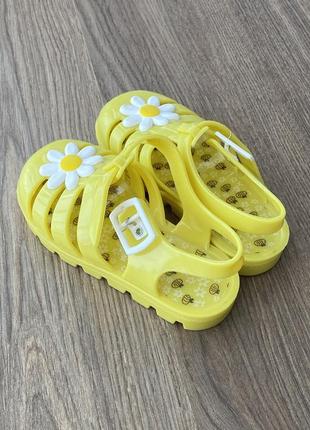 Яркие стильные детские резиновые сандалии английского бренда george2 фото