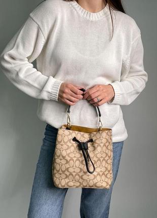 Стильна жіноча сумка coach willow shoulder bag in signature canvas cream 23 х 21 х 13 см8 фото