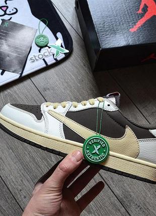 Чоловічі кроссівки nike air jordan 1 low x travis scott 'sail and ridgerock