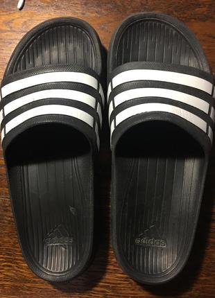 Шльопанці adidas р. 37