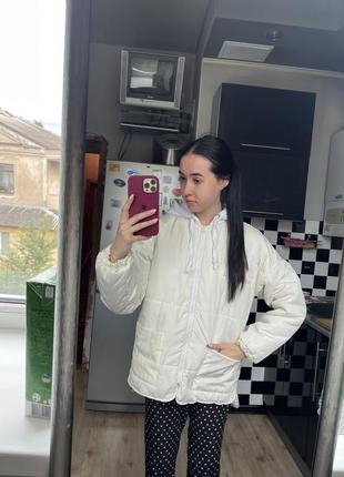 Куртка с капюшоном белая осень весна