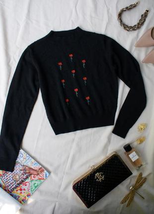 Брендовый красивый свитер цветочная вышивка тренд