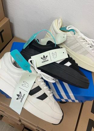 Замшеві кросівки adidas campus x bad bunny, beige, black and white, white. колір бежевий, чорний з білим та білий