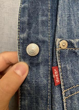 Продам джинсову куртку levi’s2 фото