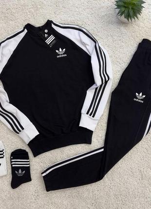 Мужской спортивный костюм adidas