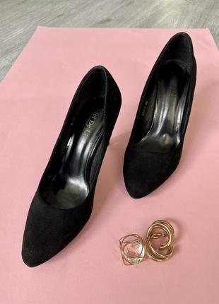 Туфли лодочки / класичні чорні  туфлі човники на шпильці2 фото