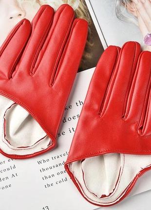 Крутые перчатки красные наполовину ладони для фотосессии панк рок2 фото