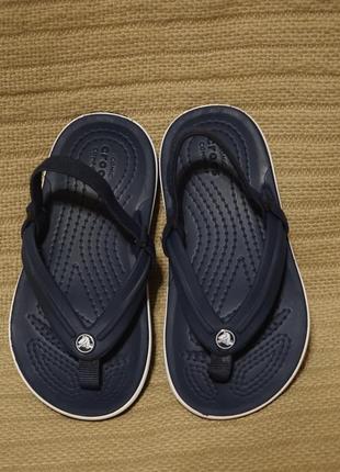 Симпатичні відкриті фірмові босоніжки темно-синього кольору crocs classic flip з 8.3 фото