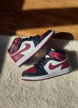 Кроссовки nike air jordan 1 mid black dark beetroot1 фото