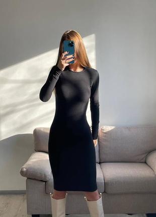 Сукня міді однонтонна на довгий рукав приталена якісна стильна базова чорна