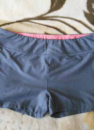 Xl. фирменные спортивные шорты under armour